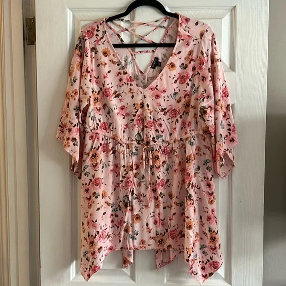 Torrid Pink Ffloral 1X - Picture 4 of 5